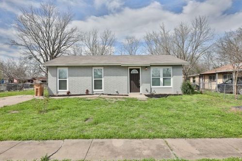 6026 Bluebell Cir, Austin TX  78741-3447 exterior
