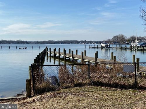 4946 Beech St, Shady Side MD 20764-9666 exterior