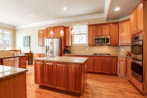 2556 Brookline Cir, Atlanta GA  30319-3693 exterior