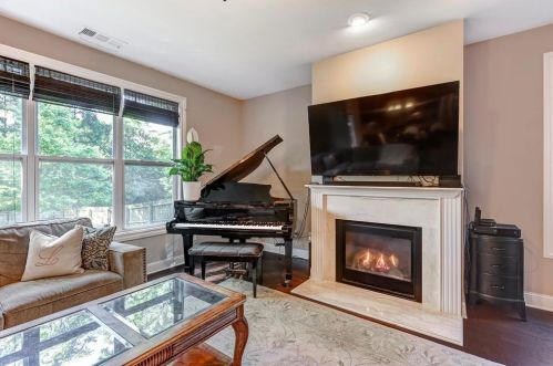2554 Edwards Dr, Atlanta GA  30318-1111 exterior