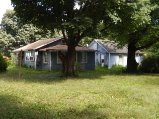 327 5th St, Delaware Park, NJ 08865-1921