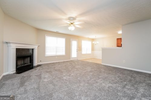 614 Shadow Lake Dr, Lithonia, GA 30058-3233