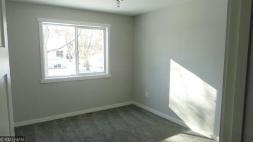 2018 English St, Saint Paul MN  55109-3427 exterior