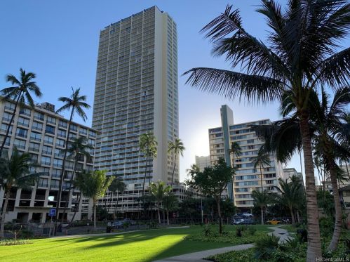 445 Seaside Ave, Honolulu HI  96815-2640 exterior