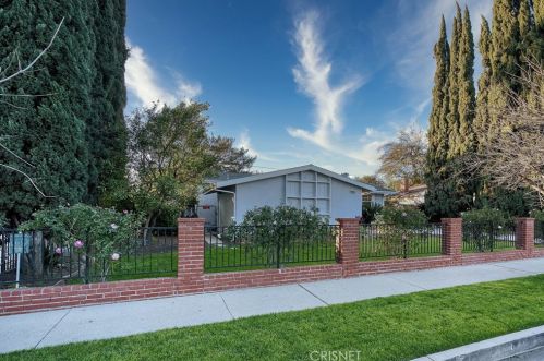 7915 Amestoy Ave, Van Nuys, CA 91406-1604