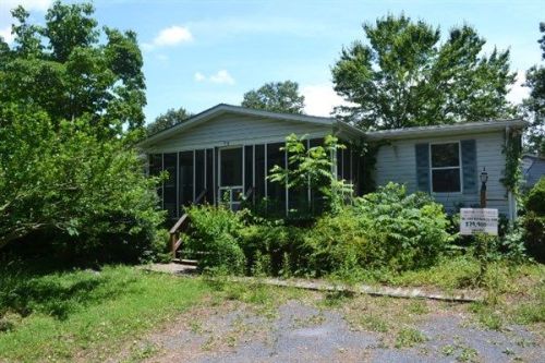 90 Cottonwood Ave, Grottoes, VA 24441-2428