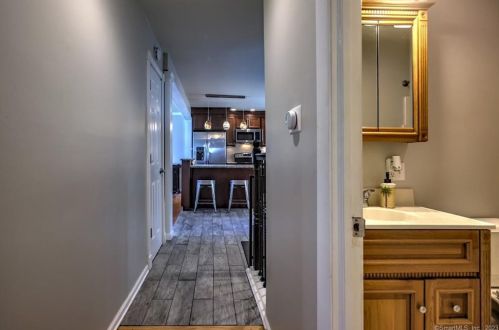 135 Rockledge Rd, Wallingford CT  06492-1813 exterior