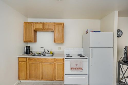 2130 Hatmaker St, Cincinnati OH 45204-1979 exterior