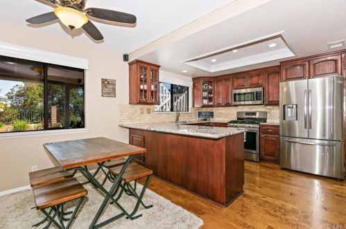 6880 Rycroft Dr, Riverside CA  92506-5317 exterior