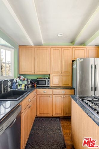 1437 Mountain St, Glendale CA  91207-1259 exterior