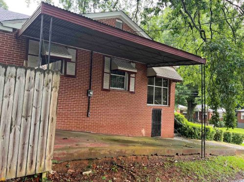 166 Burbank Dr, Atlanta GA  30314-2555 exterior