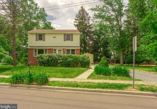 15 Bucknell Ave, Trenton, NJ 08619-2003