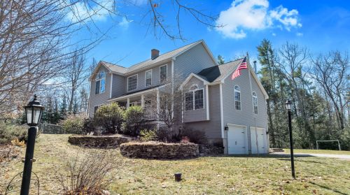 21 Evans Rd, Barrington, NH 03825-3010