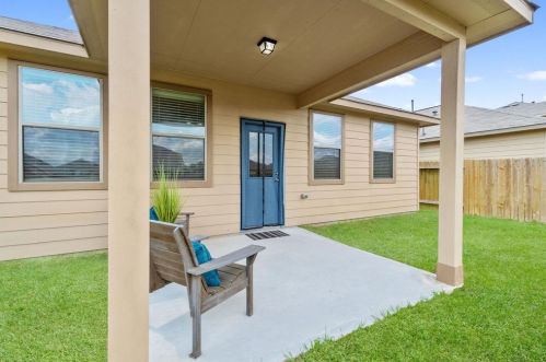 3987 Waukegan Rd, Conroe TX  77306-5870 exterior