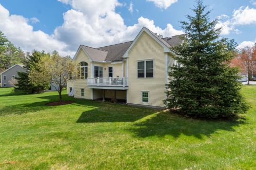 2 Elmwood Way, Amherst, NH 03031-2857