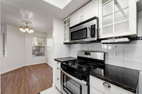 2085 Lakeridge Cir, Chula Vista CA  91913-2387 exterior