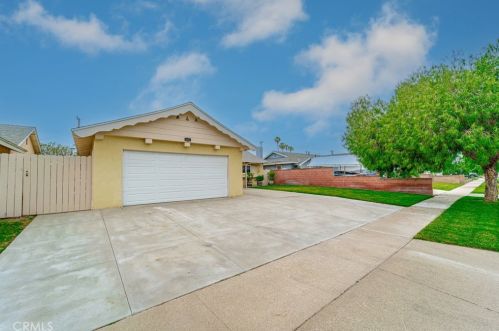 8321 Fontainbleau Way, Cypress, CA 90630-2032
