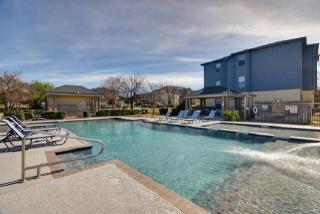 6710 Babcock Rd, San Antonio TX  78249-2795 exterior