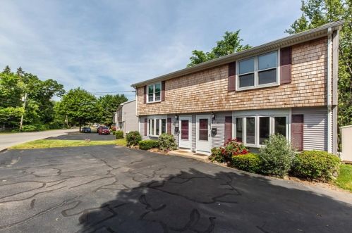 75 Reed St, Warwick, RI 02886-1240