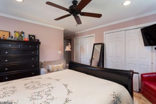 1 Quartz Ln, Paterson NJ  07501-3300 exterior