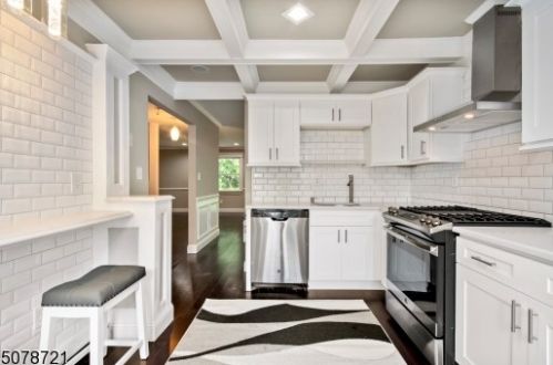 96 Brookside Ln, Mount Arlington, NJ 07856-1352