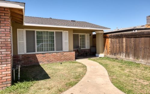1909 Lone Pine Dr, Modesto, CA 95351-2929