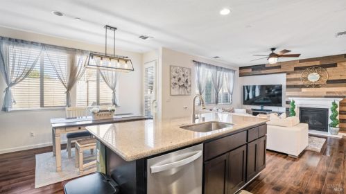 5283 Gramercy Cir, Fairfield CA  94533-6680 exterior