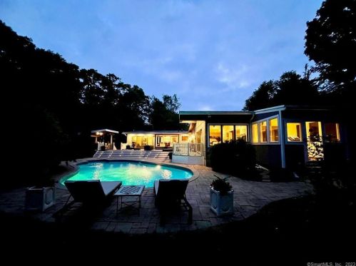 26 Grey Hollow Rd, Norwalk CT  06850-1305 exterior