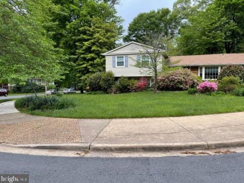4820 Ponderosa Dr, Annandale, VA 22003-4224