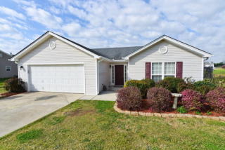 1609 Queens Dr, Winder, GA 30680-8022