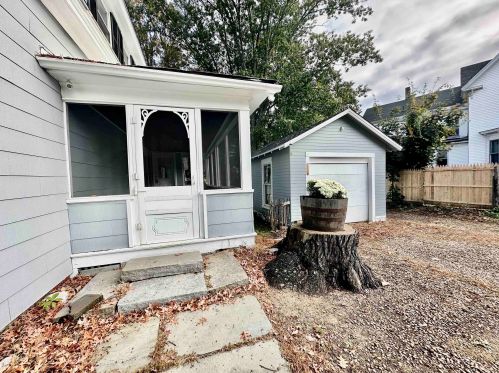 52 Pearl St, Laconia, NH 03246-3661