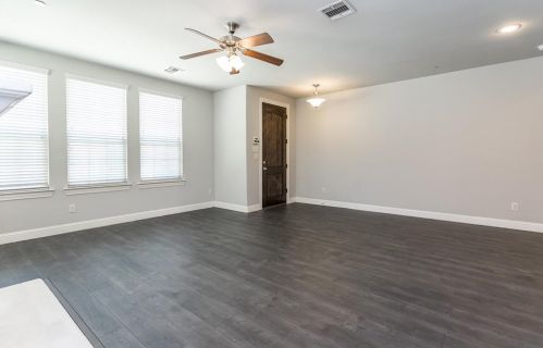 2717 Troutt Dr, Carrollton TX  75010-4255 exterior