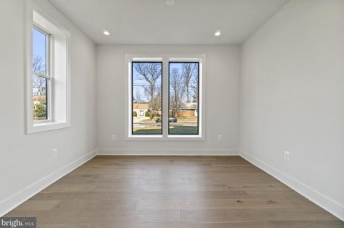 7302 Dickenson St, Springfield VA  22150-4014 exterior