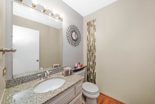 1445 Shaman Dr, Lemont IL  60490-5572 exterior