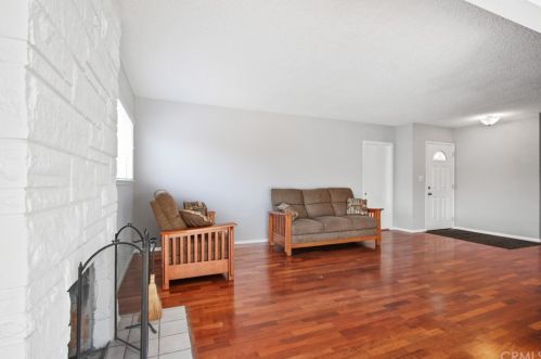 3112 Olinda Ln, Anaheim CA  92804-1721 exterior