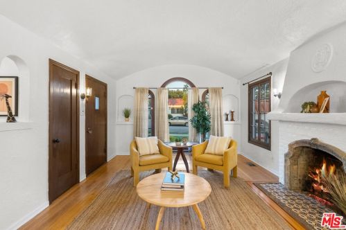 1125 Cedar St, Glendale CA  91207-1728 exterior