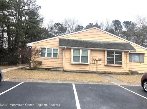 81 Franklin Ln, Lakehurst, NJ 08759-6341