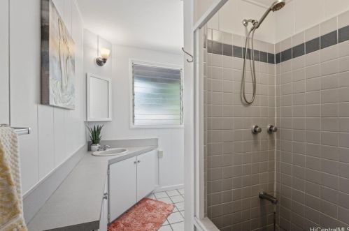 2071 10th Ave, Honolulu HI  96816-2929 exterior