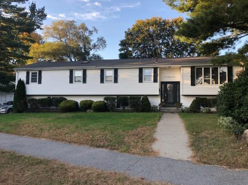 112 Sunnyside Dr, Warwick, RI 02889-4440