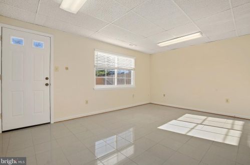 1414 Elm Grv Cir, Silver Spring MD 20905-6060 exterior