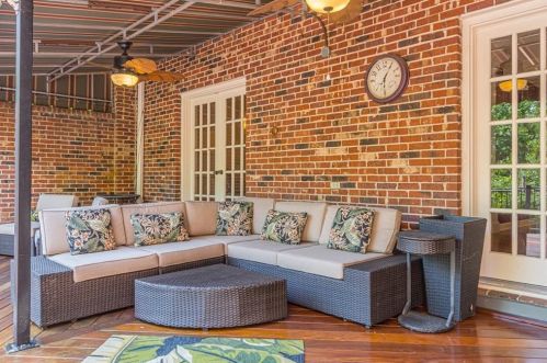 2101 Bohler Rd, Atlanta GA  30318-1515 exterior