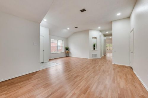 10813 Fawn Valley Dr, Fort Worth TX  76140-5573 exterior