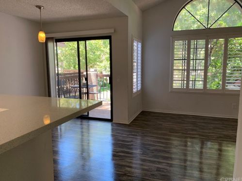 2304 Archwood Ln, Simi Valley, CA 93063-5008