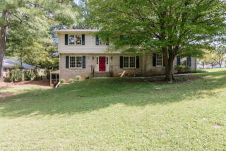 1369 Country Squire Dr, Decatur, GA 30033-2412