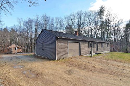 11 Sarah Ln, Tilton, NH 03276-4118