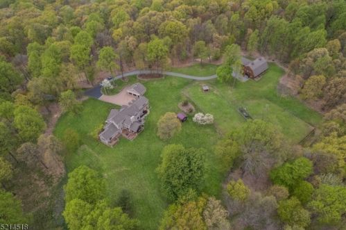 75 Cliffwood Rd, Chester, NJ 07930-3102