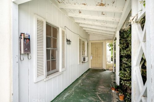 724 Acacia Ave, Glendale CA  91205-3006 exterior