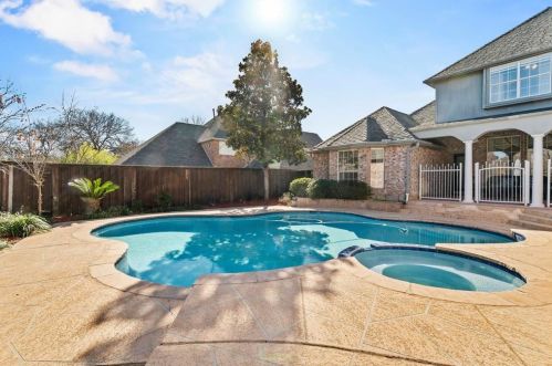 2106 Shari Ln, Garland TX 75043-1459 exterior
