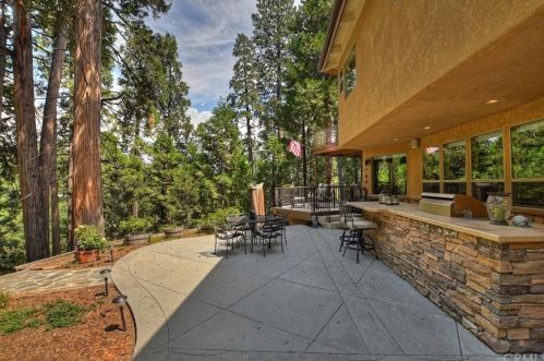 163 Fairway Dr, Lake Arrowhead, CA
