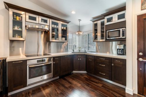 6852 Alderwood Dr, Carlsbad, CA 92011-3903